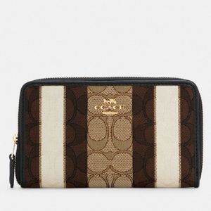 Coach Medium Id Zip Wallet In Signature Jacquard With Stripes